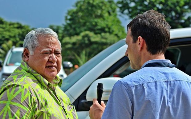 RNZI reporter Johnny Blades interviewing Samoa's Prime Minister Tuilaepa Sailele Malielegaoi Photo: Govt of Samoa